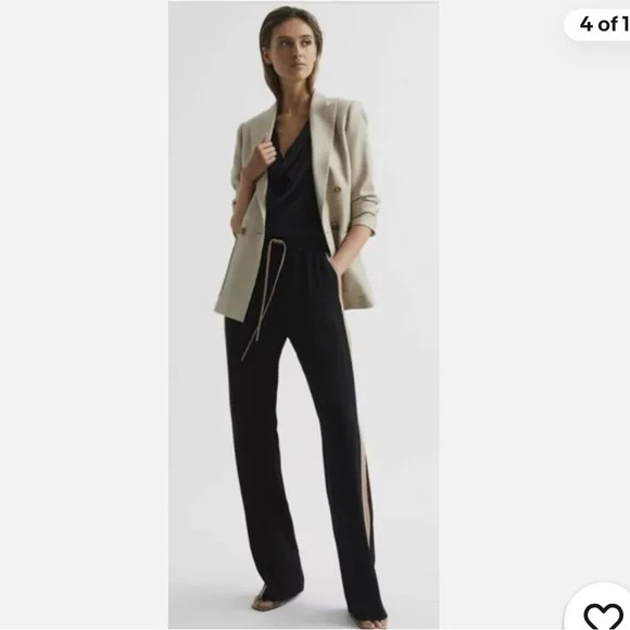 Reiss Ameliee Cowl Front
sleeveless Blouse size 2 - Picture 5 of 15